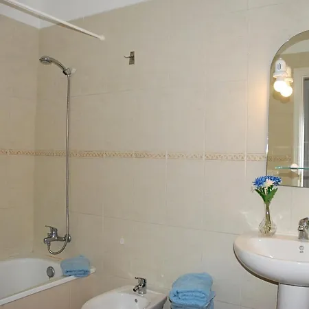 Coast, 4 People, Free Wifi Apartment *
